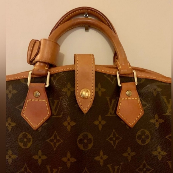 Authentic Louis Vuitton Garment Bag w/Poignet & LV Hanger +Free Mystery Gift - Picture 5 of 11